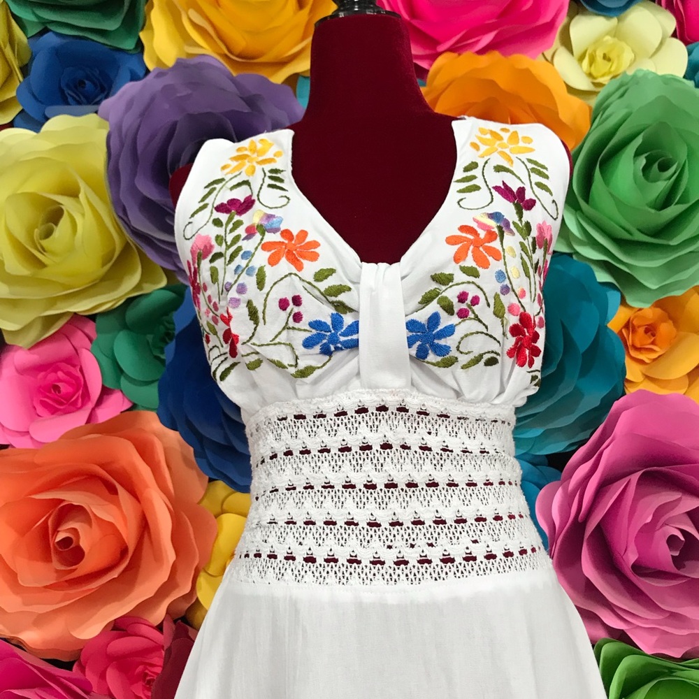 Mexican woman dress hand embroidered day of the dead  5 Mayo Frida Khalo wedding - Picture 4 of 7